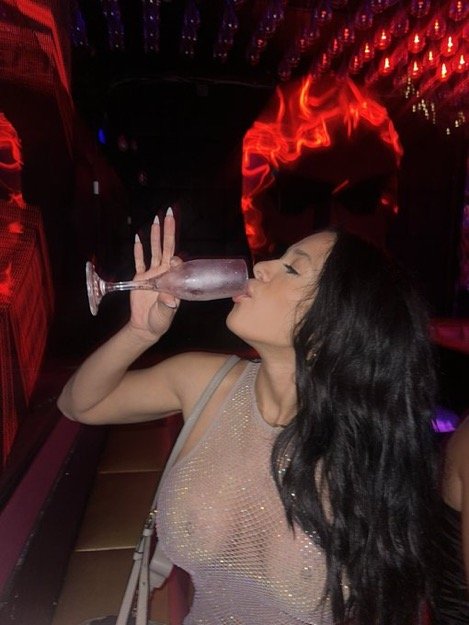 twitter slut w/ massive tits #AAp8TZ58