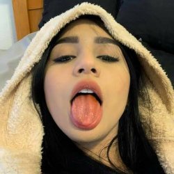 This bitch is a top freak #wIMXa74K