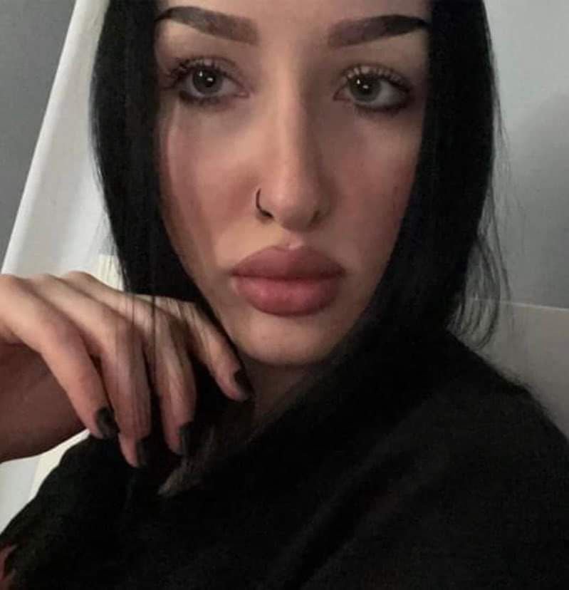 Make her famous #vX1lEJ1B