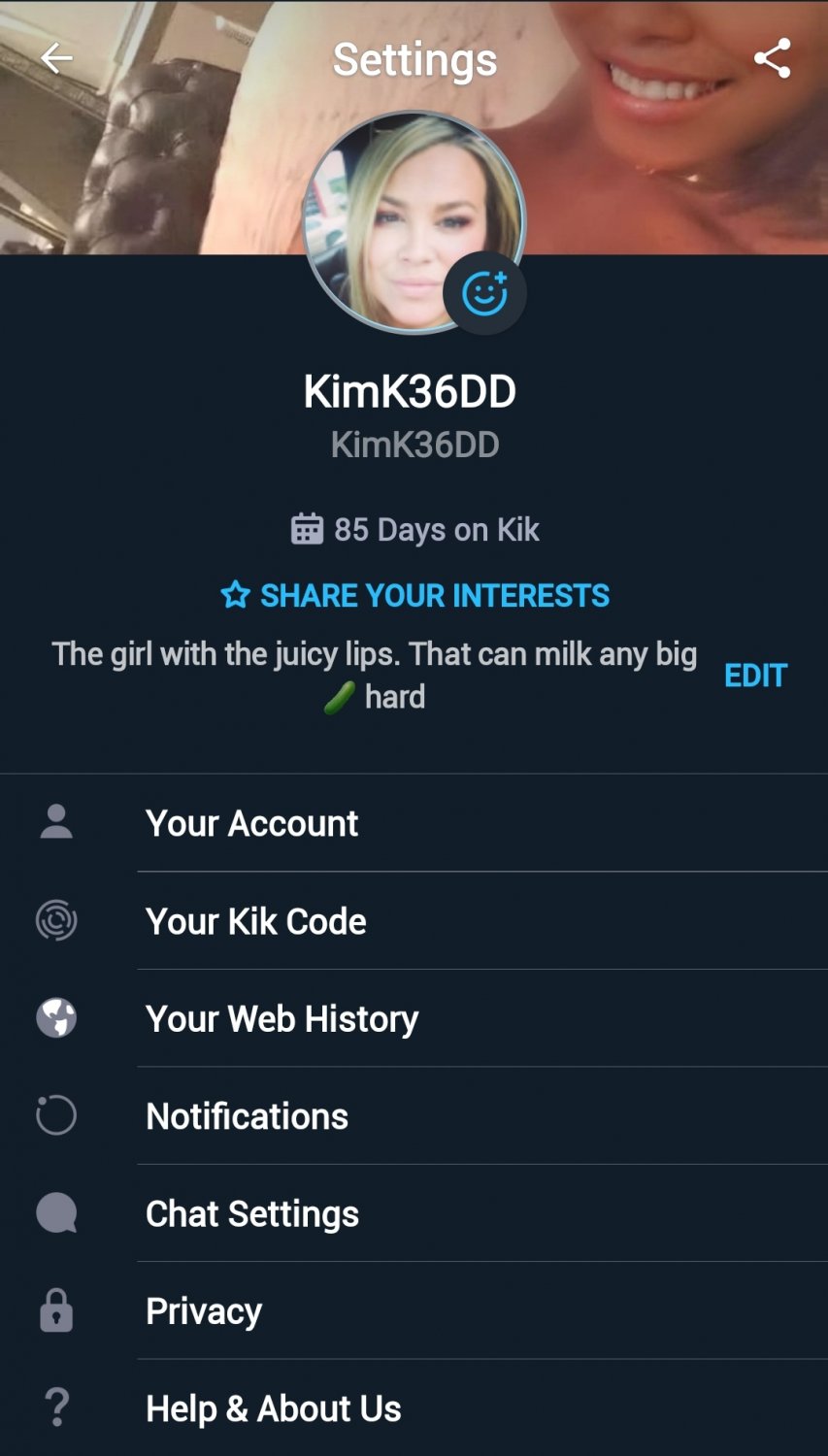 EXPOSED...Big lips, big tits and muscular tan legs on this cheating milf. Her KIK is below. #SxmEjRvS