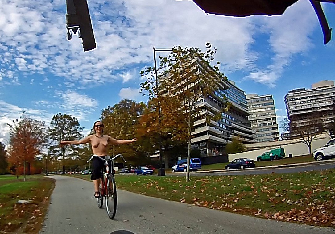 tits out public #DTMCcK0O