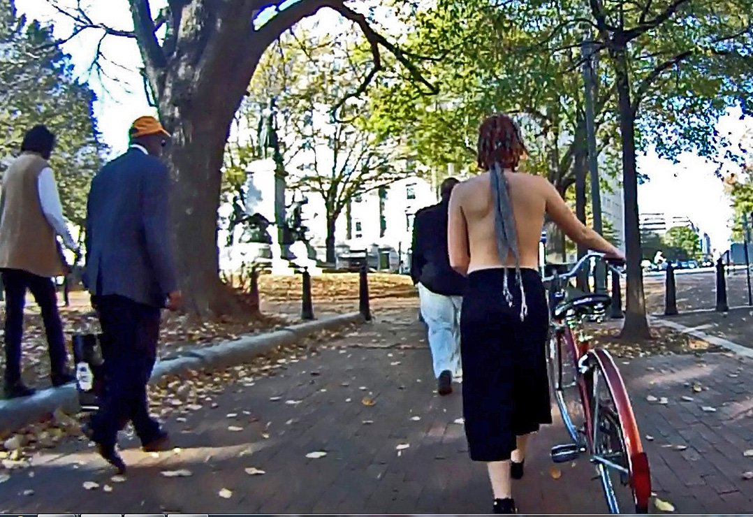 tits out public #TOHvJf1a