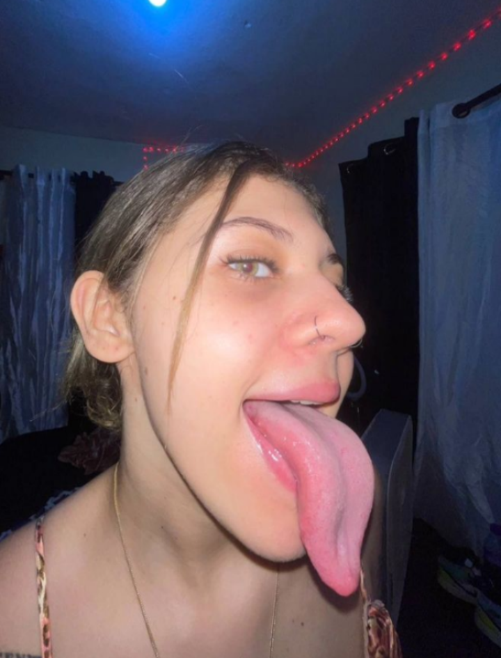 Long.tongue-deep.throats+555 #EEyI8uuM