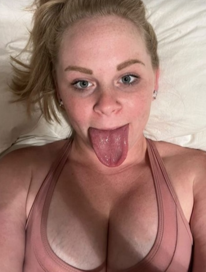 Long.tongue-deep.throats+555 #EeUQH3Xk