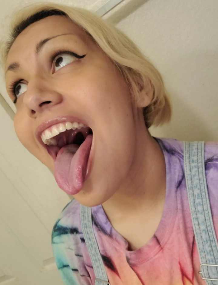 Long.tongue-deep.throats+555 #k8Fymkl2