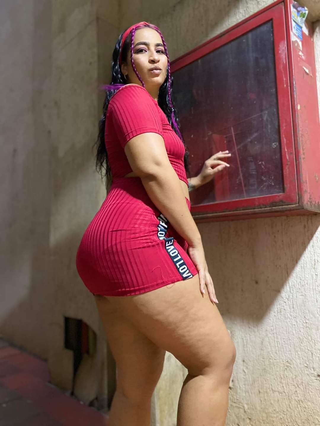 Que puta tan del8ciosa , quiero verla empinada abriendose las nlagas y mostrando todo su coño y culo #5kakzikW