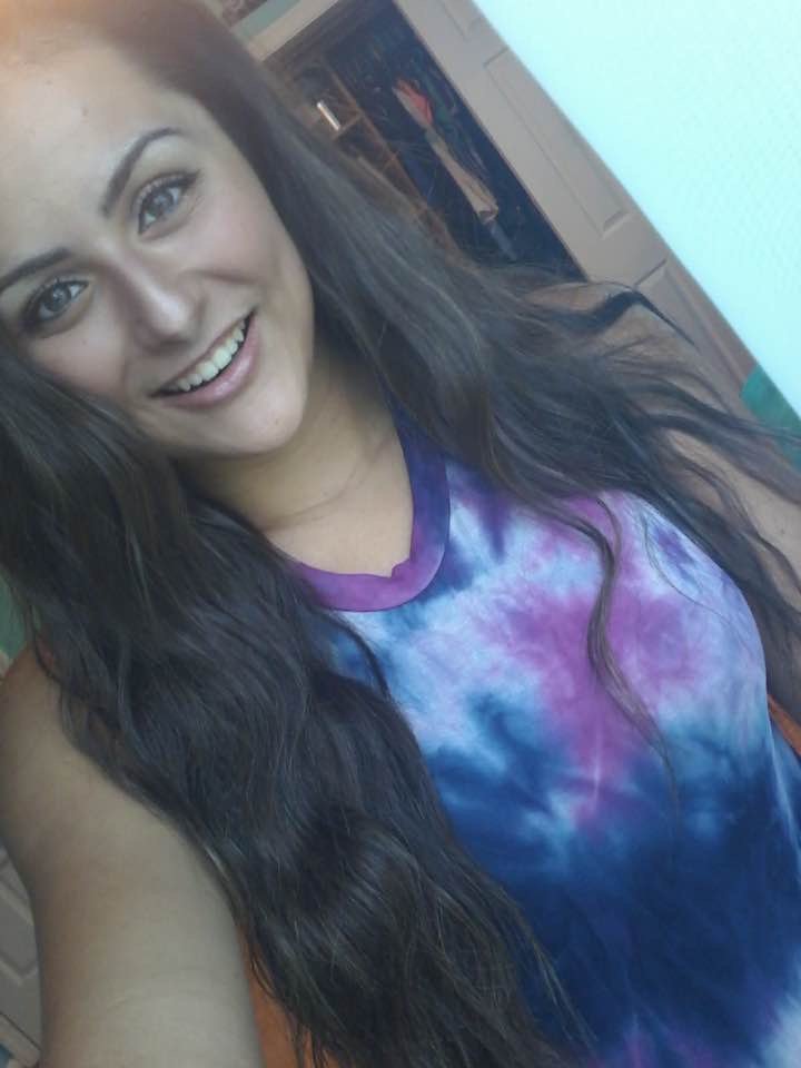 19 year old Hottie #5FOZOqVq