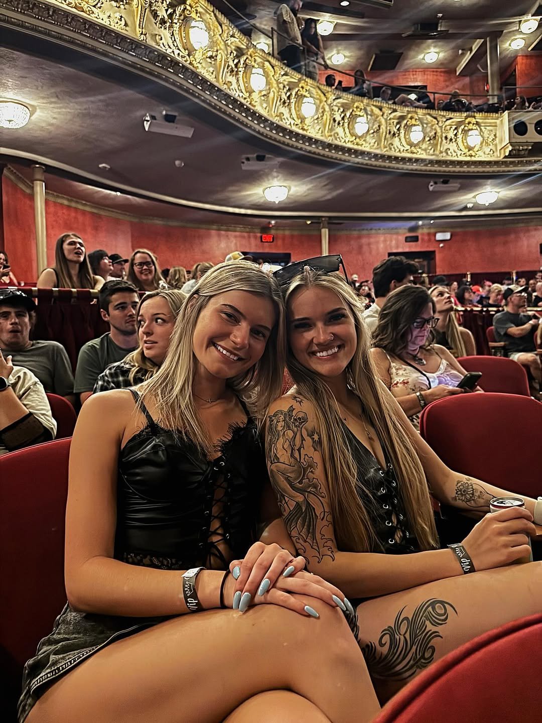 Walked in on my blonde crush sucking some Harley riders big dick staring at her friend kissing him #6SpvTGNz