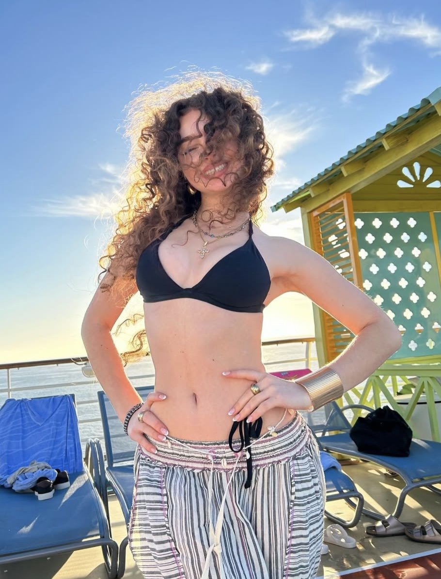 Demitra Kalogeras is so sexy 😍 #FoWpWr8G