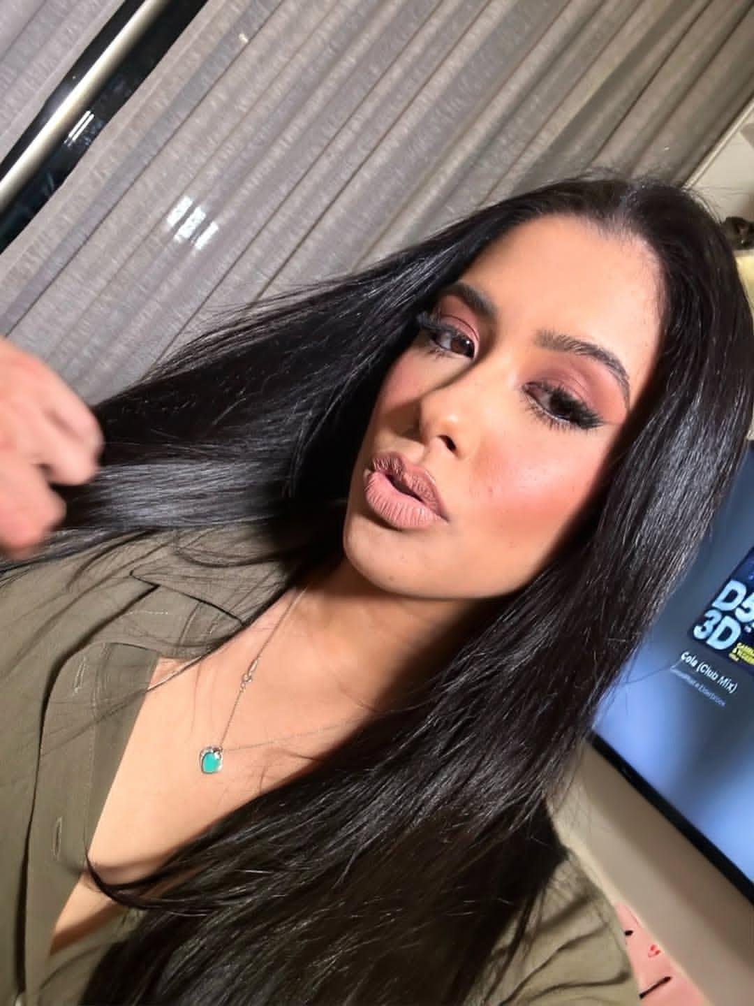 Cinthia Cruz face...morena linda , ta muito gostosa !!! #ICwbhNIN